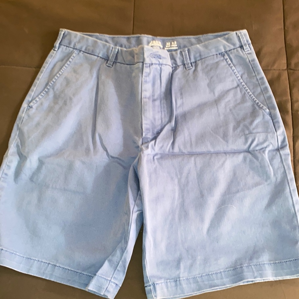 BNWOT Izod Saltwater stretch cornflower blue shorts sz 32